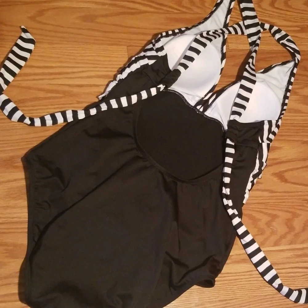 Clean water swimsuit‎ small